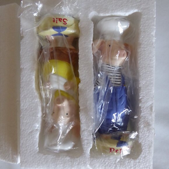 2001 DEPT 56 TOOT & PUDDLE PIG CERAMIC SALT & PEPPER SHAKER SET (NEW IN BOX) - Picture 2 of 13